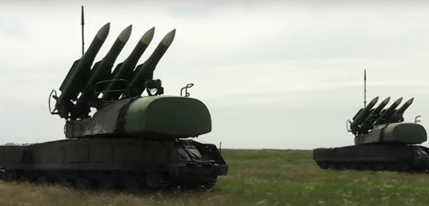 В Крыму ВСУ привели ракеты на условные вражеские самолеты: видео