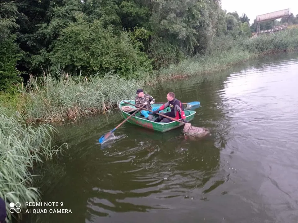 Впав з містка у воду: на Львівщині потонув п'яний рибалка – фото