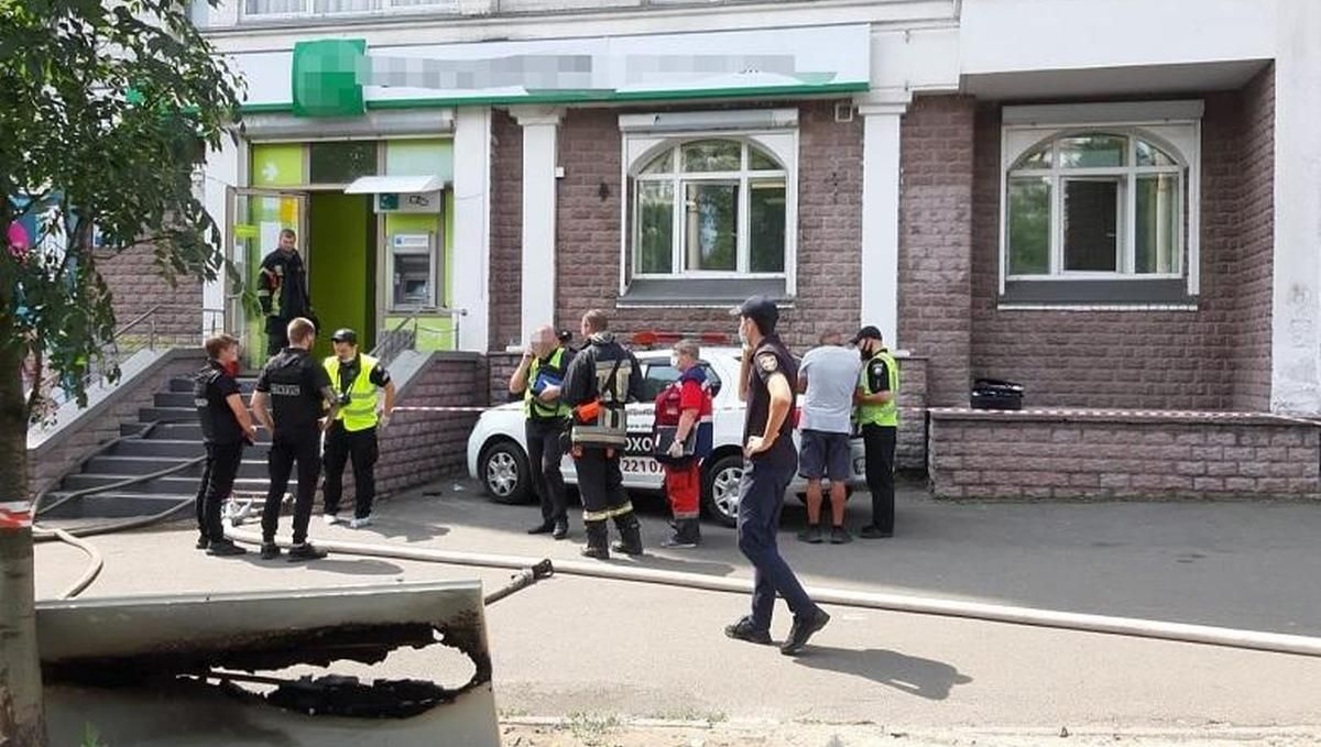 Инкриминируют 3 статьи: Киевлянке, ограбившей банк с игрушечным пистолетом, объявили подозрение