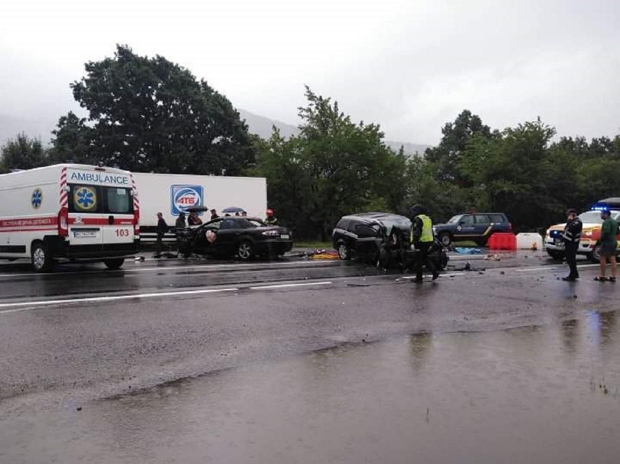 Жуткая ДТП на трассе Киев - Чоп 20 июля 2021: медики рассказали о состоянии выживших Жуткая ДТП на трассе Киев - Чоп 20 июля 2021: медики рассказали о состоянии выживших