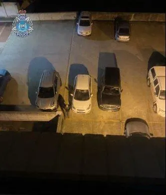 Втеча з карантину: чоловік втік з 4-го поверху готелю, зв'язавши разом простирадла Втеча з карантину: чоловік втік з 4-го поверху готелю, зв'язавши разом простирадла