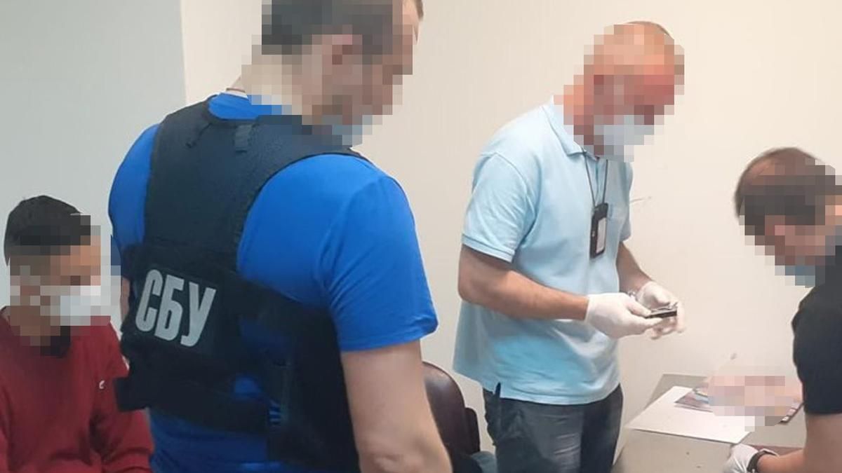 СБУ затримала наркокур'єрів у Борисполі