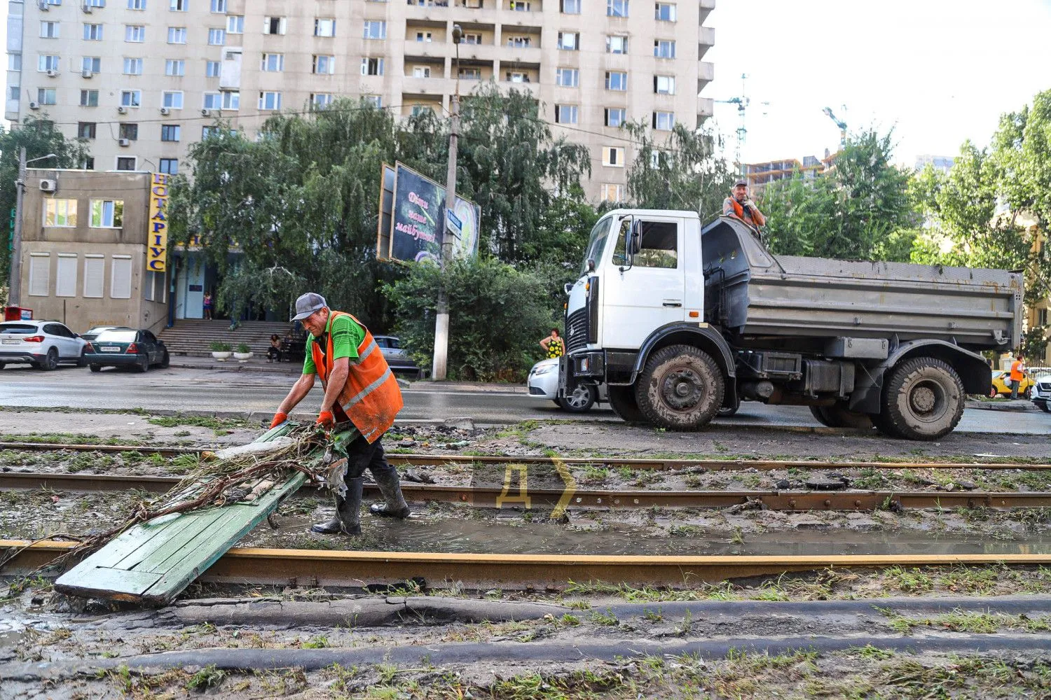 Трамваї не їздять Наслідки повені Одеса Злива в Одесі 21.07.2021