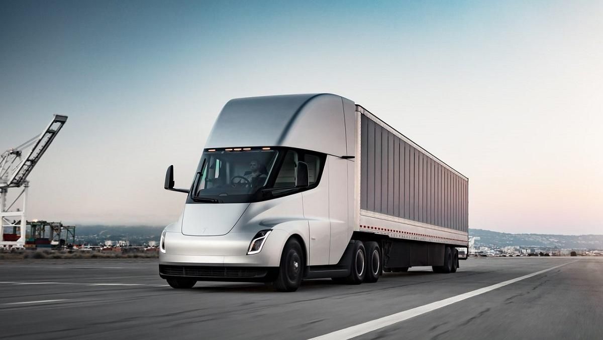 Tesla Semi наконец отправят в серийное производство Tesla Semi наконец отправят в серийное производство
