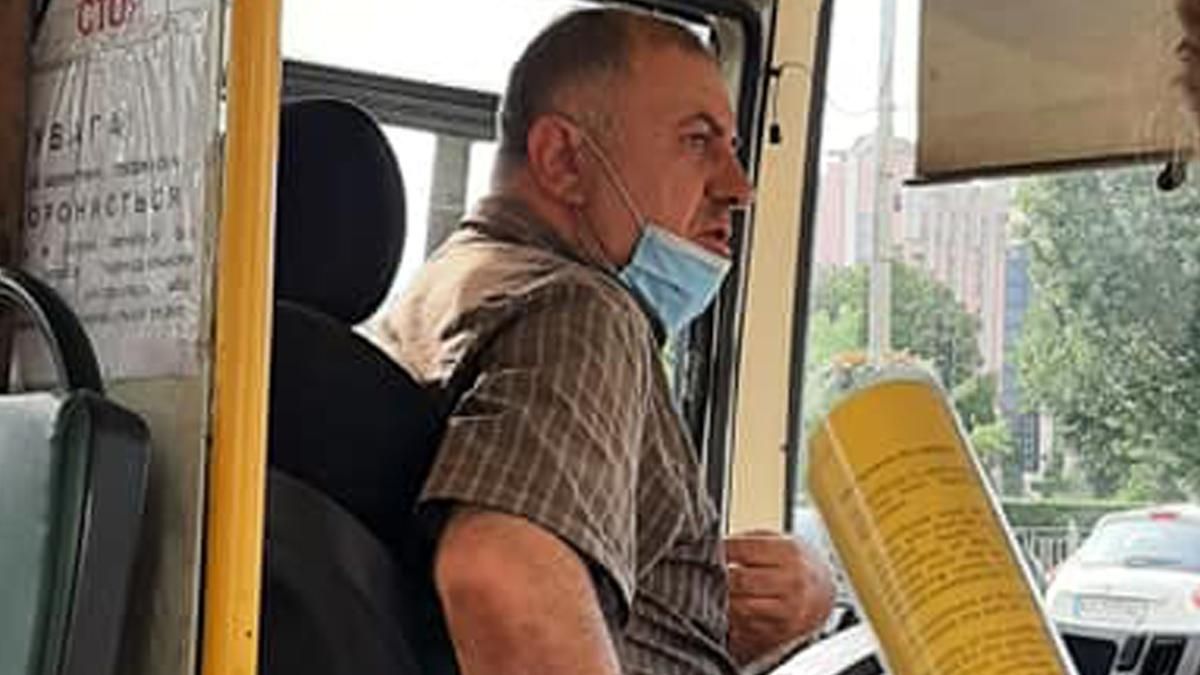 В Киеве водитель маршрутки не пустил в салон маму с малышом В Киеве водитель маршрутки не пустил в салон маму с малышом