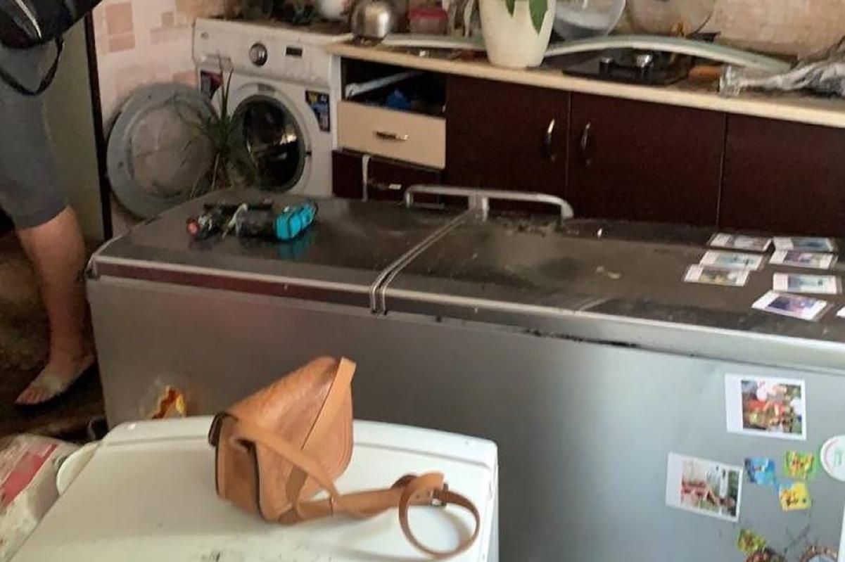 Люди перелезали через окна: как ливень залил квартиры в Одессе – фото Люди перелезали через окна: как ливень залил квартиры в Одессе – фото