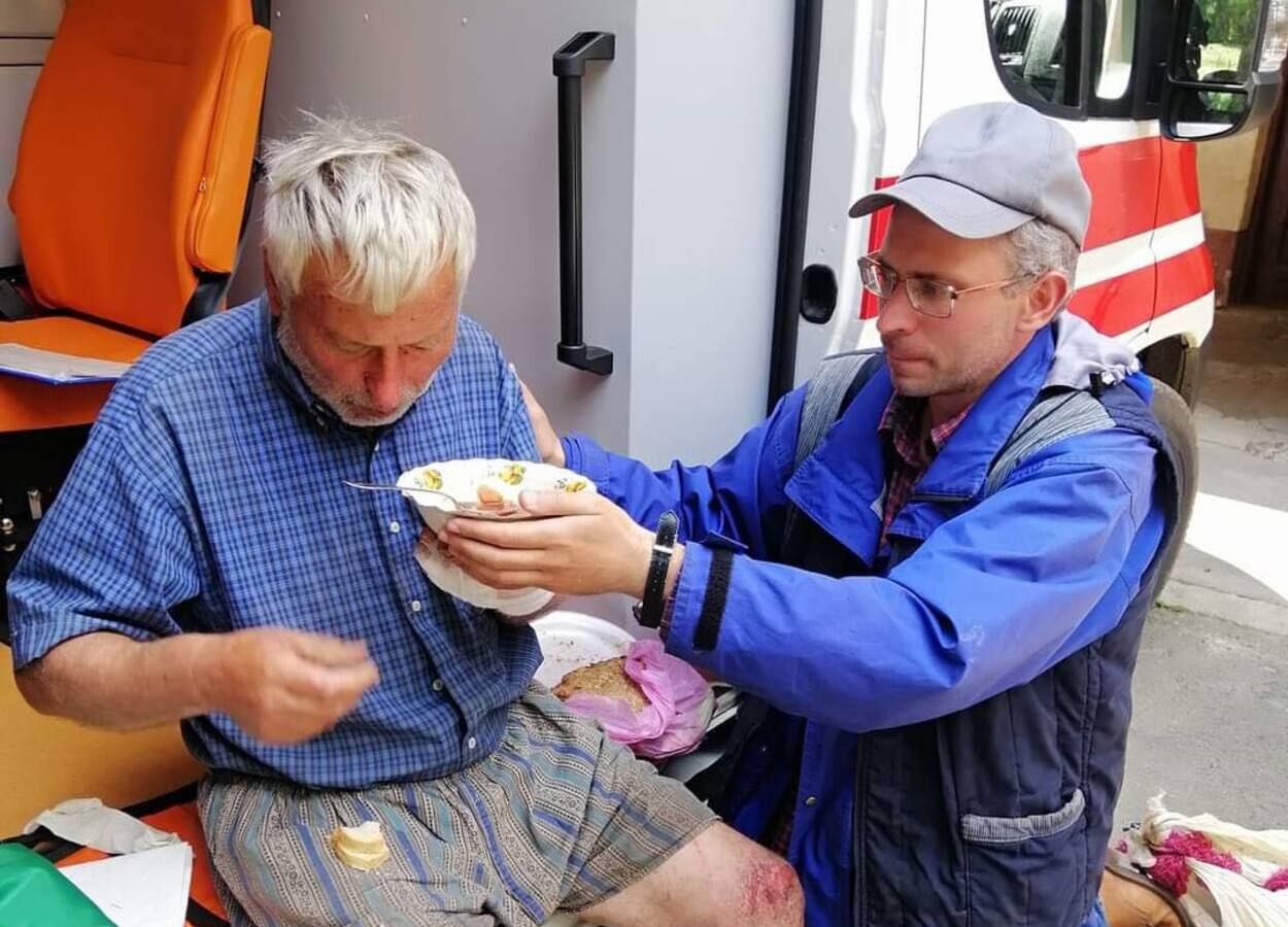 Загадково зник 5 днів тому: неподалік Львова перехожий випадково врятував знесиленого дідуся Загадково зник 5 днів тому: неподалік Львова перехожий випадково врятував знесиленого дідуся