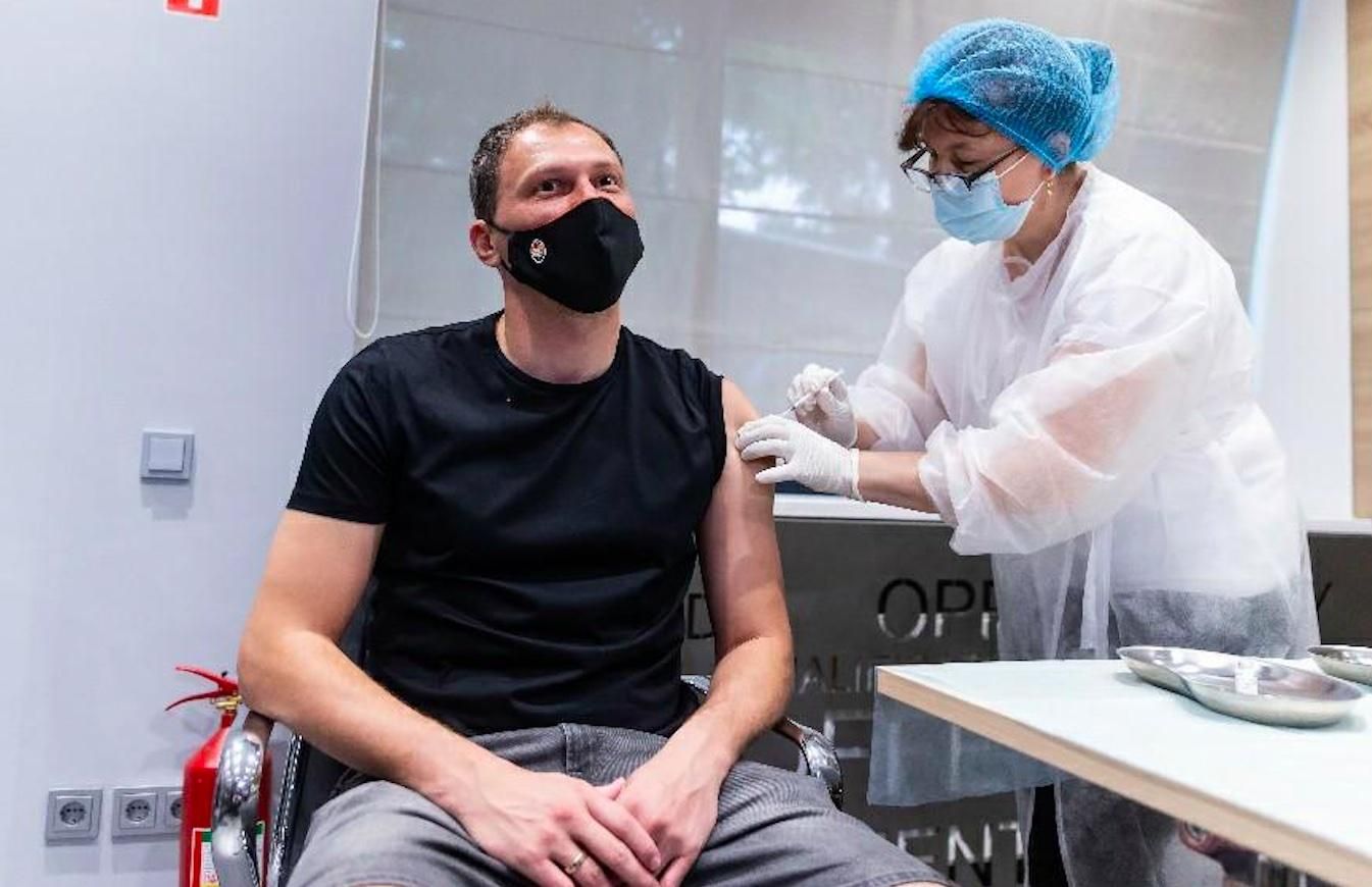 Андрій П'ятов закликає пройти вакцинацію Андрій П'ятов закликає пройти вакцинацію