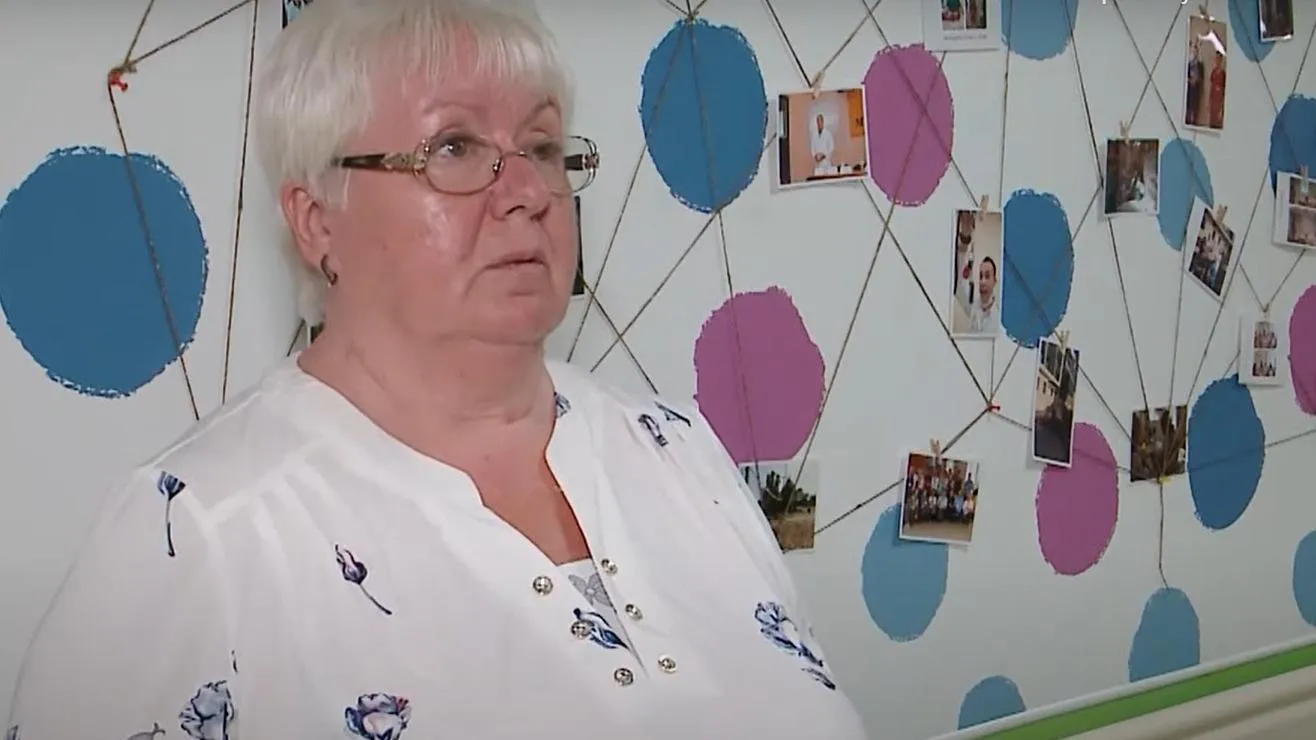 Сирота випала з балкону дитячий табір стан Сирота випала з балкону дитячий табір стан