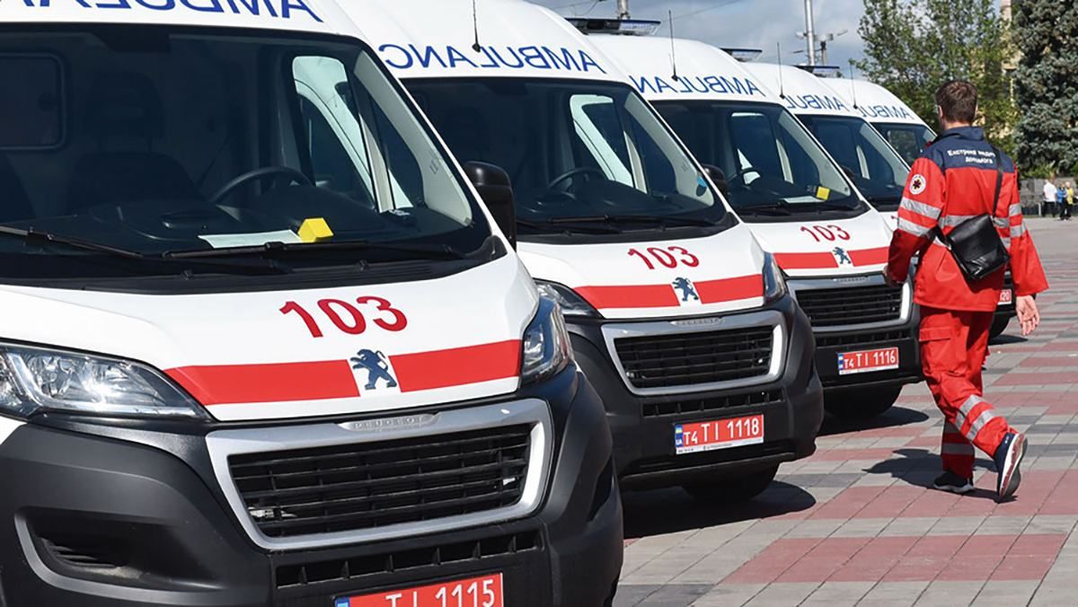 Диспетчер скорой хамила и бросила трубку: почему это произошло Диспетчер скорой хамила и бросила трубку: почему это произошло