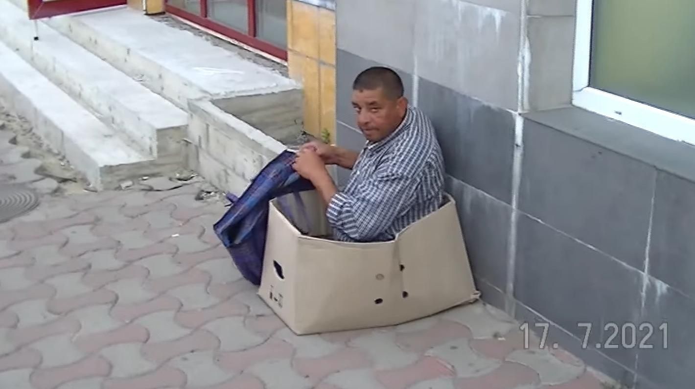 У Чернівцях охоронці Калинівського ринку зцілили жебрака: відео