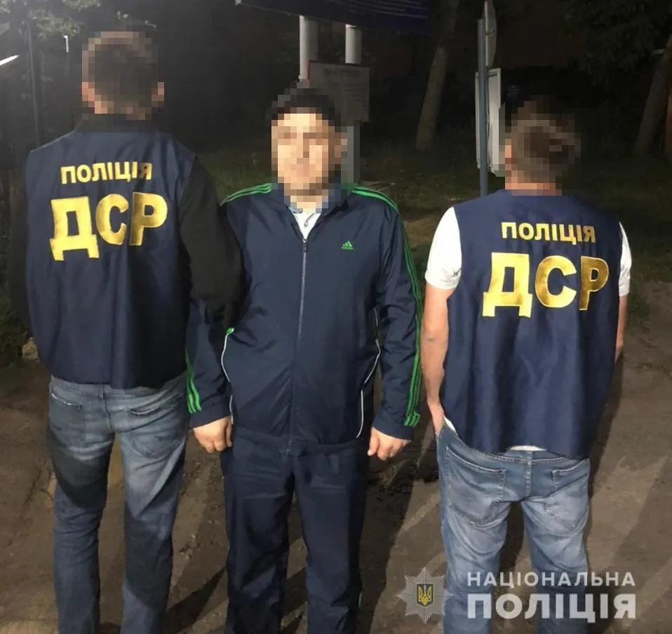 З України видворили кримінального авторитета Полтавщини