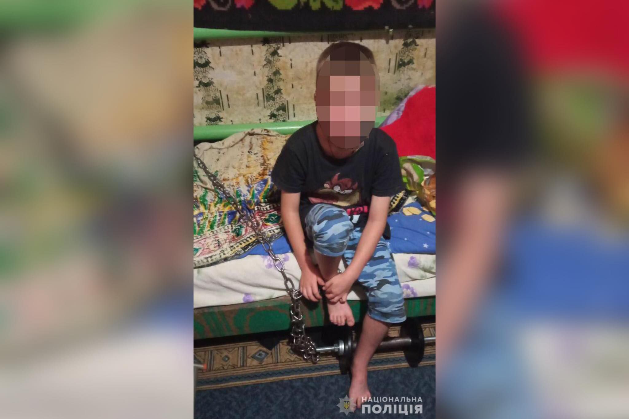 В Кривом Роге отчим приковал 7-летнего мальчика цепью В Кривом Роге отчим приковал 7-летнего мальчика цепью