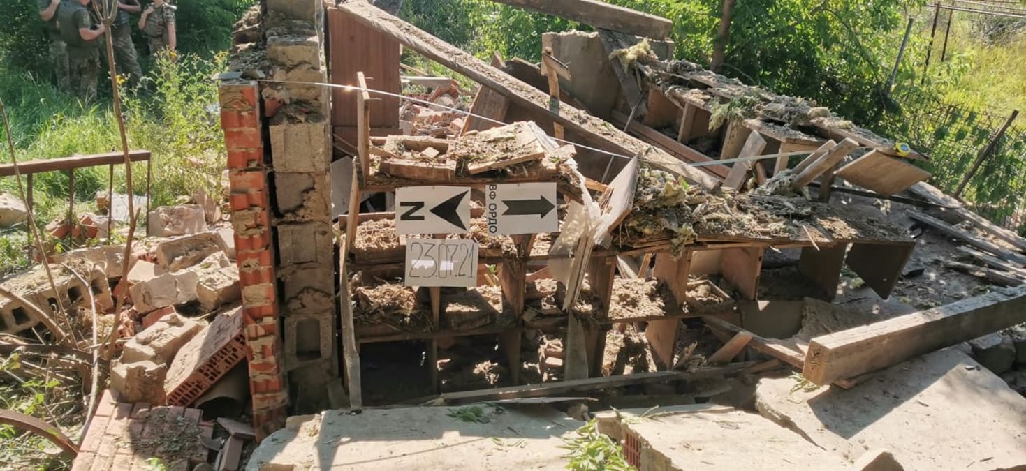 Окупанти 23.07.2021 обстріляли будинки мирних жителів біля Опитного Окупанти 23.07.2021 обстріляли будинки мирних жителів біля Опитного