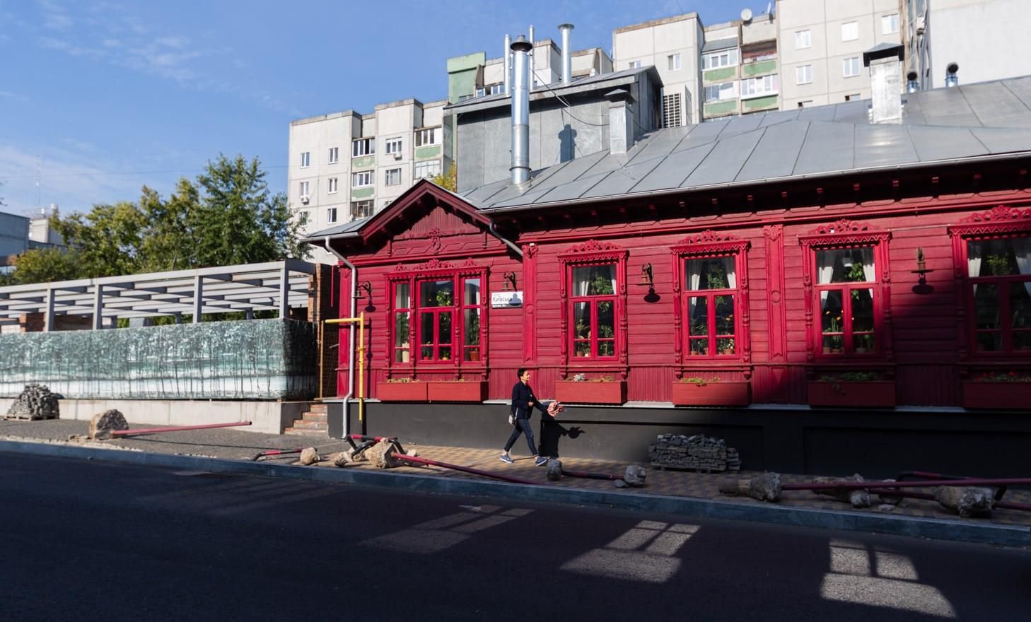 Як волонтери рятують дерев'яне мереживо Чернігова Як волонтери рятують дерев'яне мереживо Чернігова