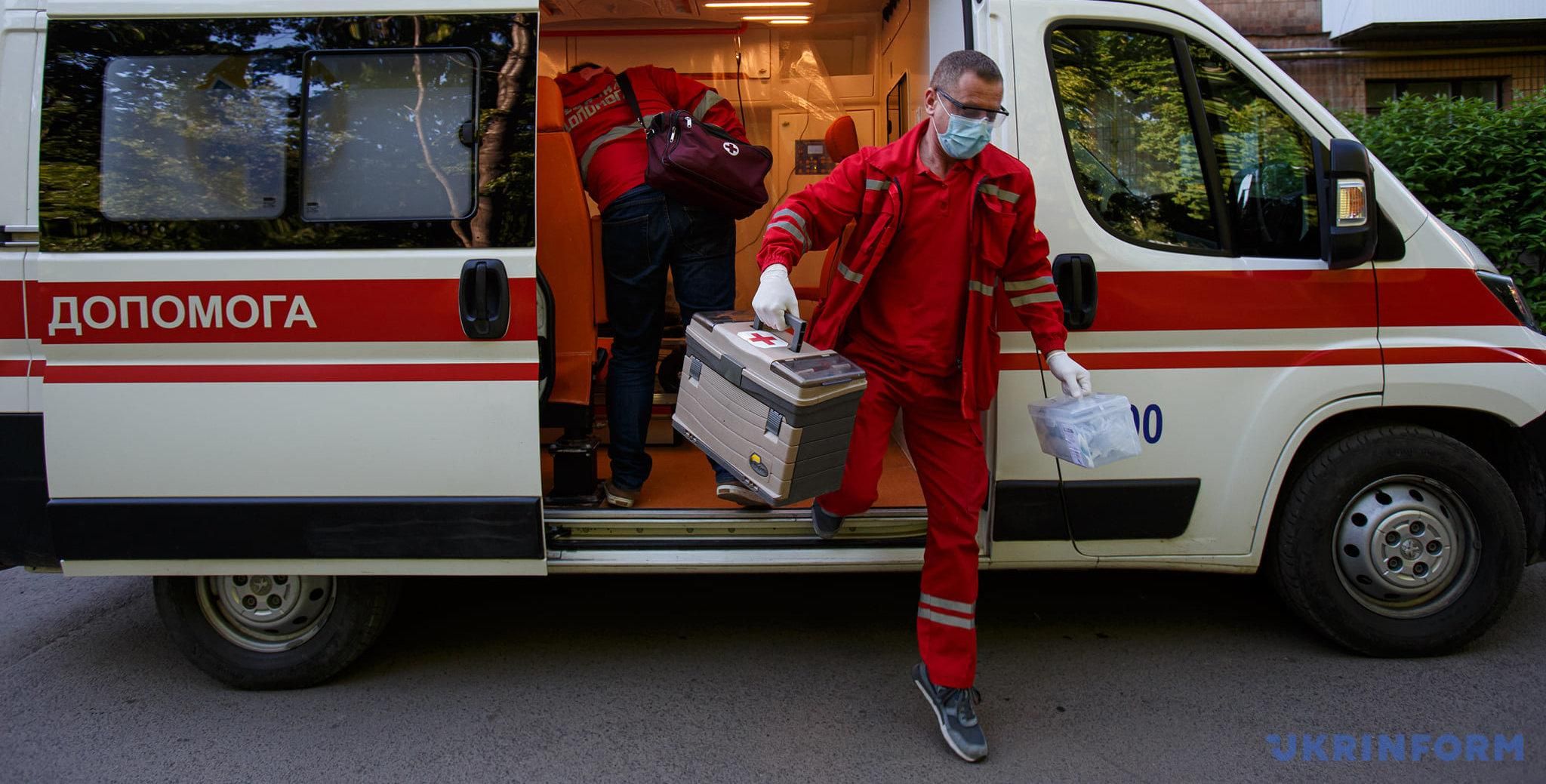 После обстрела оккупантов: житель Марьинки получил ранения После обстрела оккупантов: житель Марьинки получил ранения