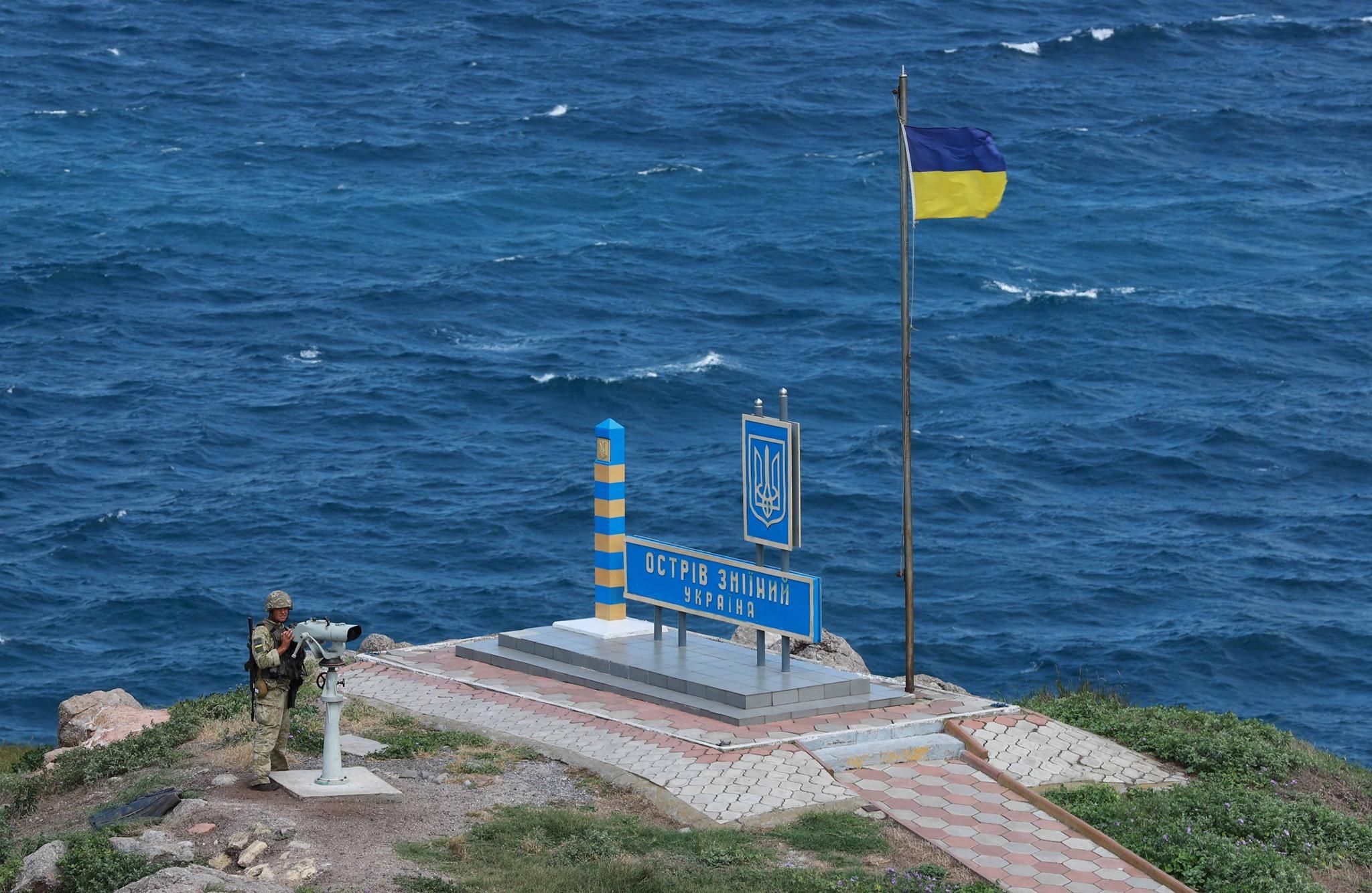 Военное командование Украины проверило остров Змеиный