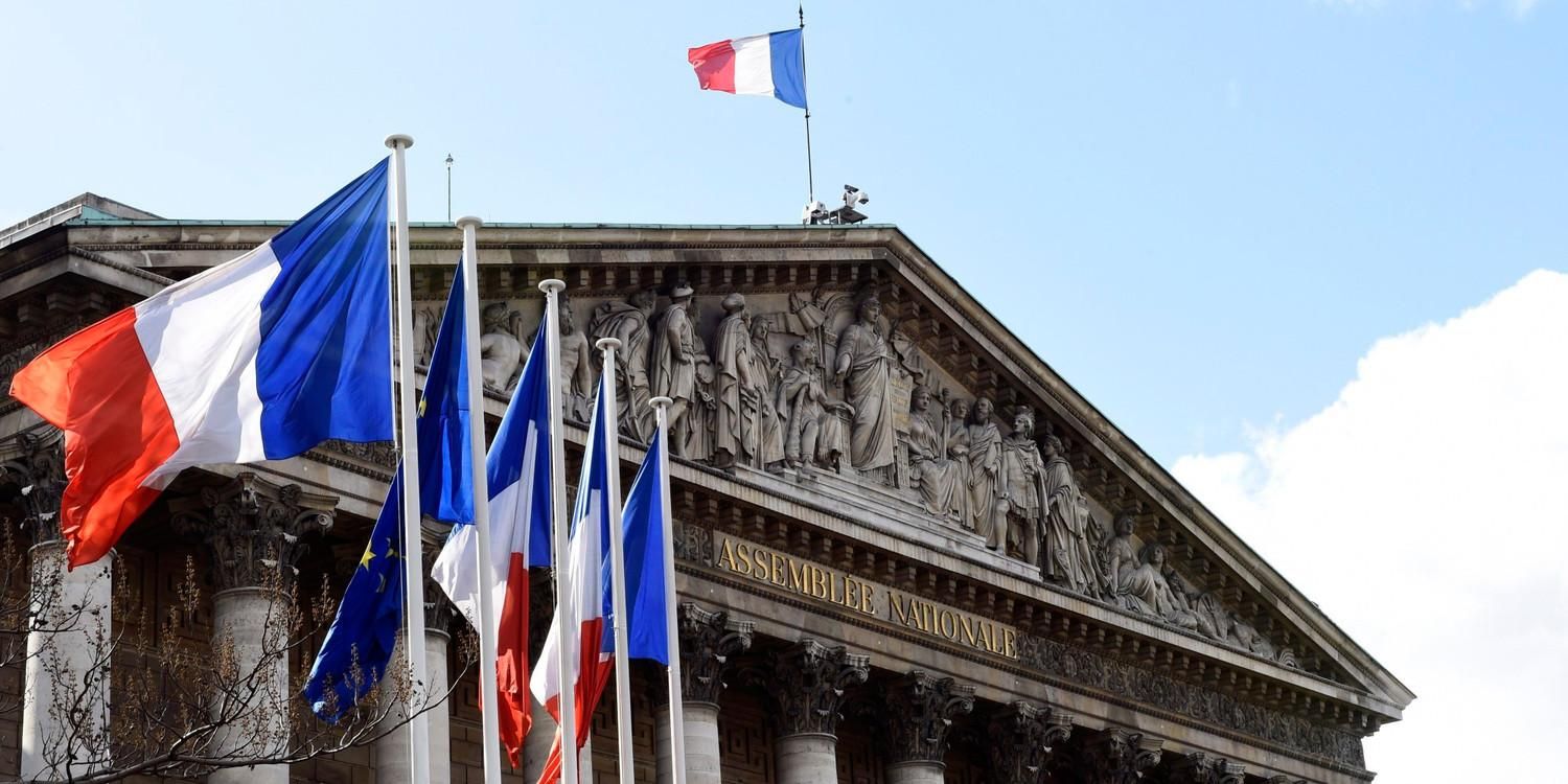 Парламент Франції схвалив закон проти ісламістського сепаратизму