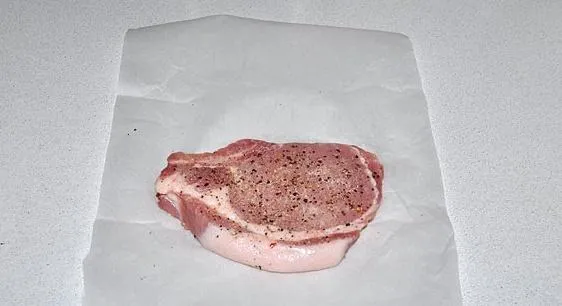 М'ясо у пергаменті М'ясо у пергаменті