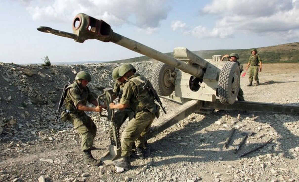 Гаубиці та танки на лінії відведення: бойовики ігнорують домовленості Гаубиці та танки на лінії відведення: бойовики ігнорують домовленості