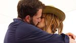 Дженніфер Лопес підтвердила возз'єднання з Беном Аффлеком: фото палкого поцілунку