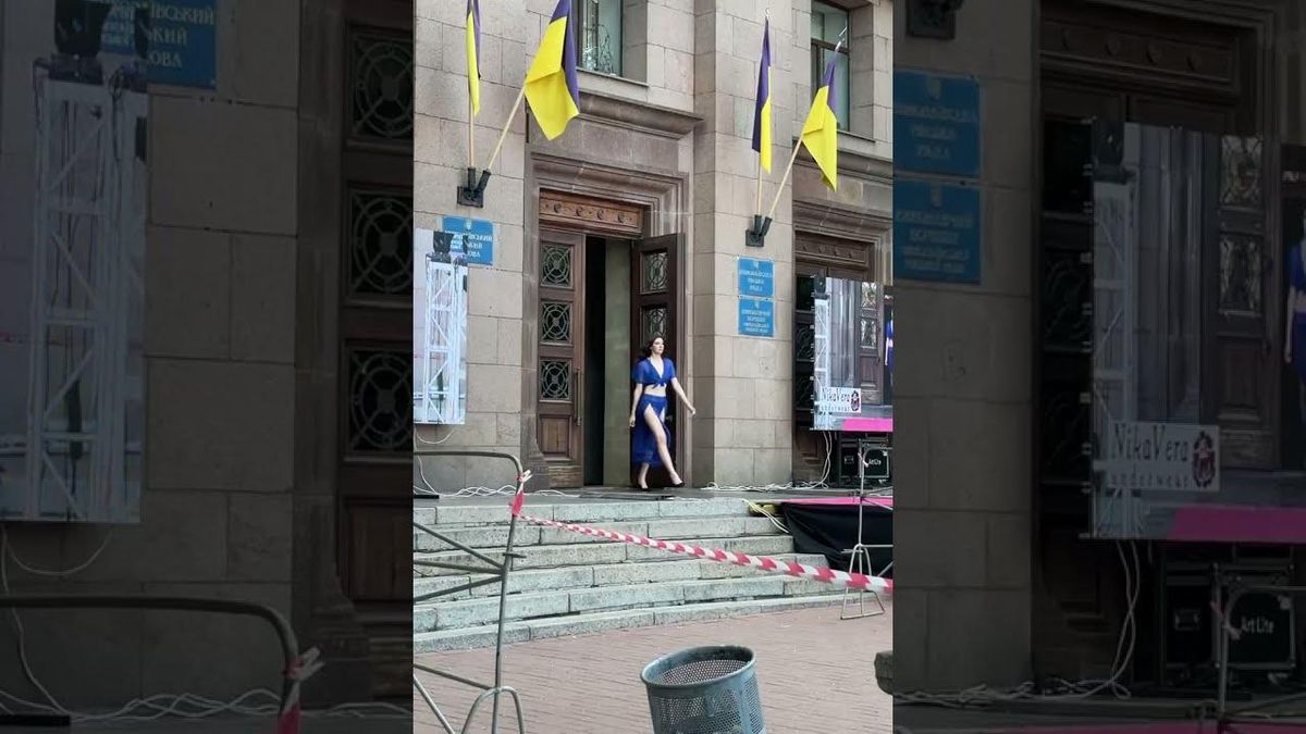 В Николаеве показ мод устроили в городском совете: видео В Николаеве показ мод устроили в городском совете: видео