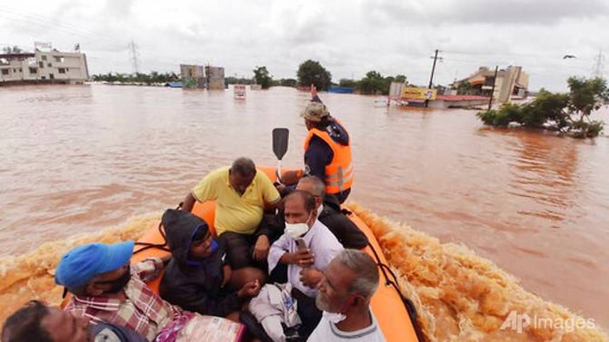 Индия снова накрыли проливные дожди: 159 человек погибли