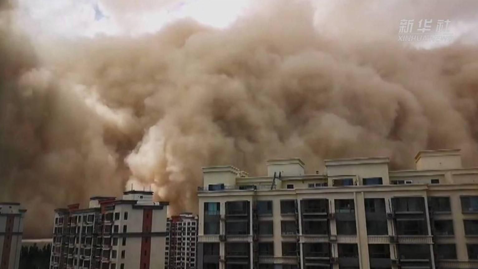 Піщана буря накрила китайську провінцію Ганьсу: моторошне відео Піщана буря накрила китайську провінцію Ганьсу: моторошне відео