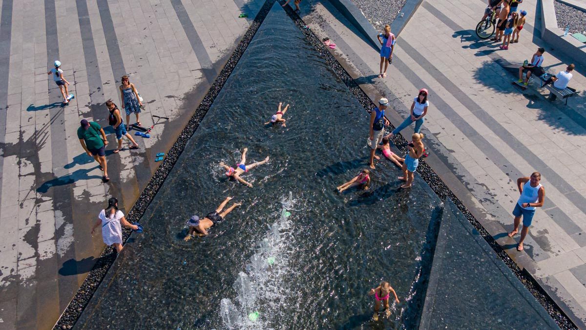 Фонтан, де смертельно травмувалась дитина в Дніпрі: фото Фонтан, де смертельно травмувалась дитина в Дніпрі: фото