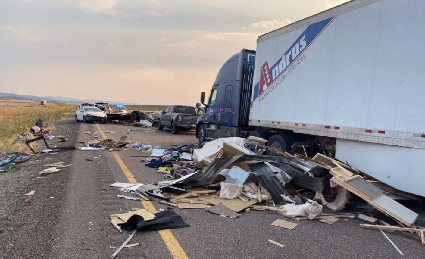 Піщана буря у штаті Юта спричинила масову автотрощу Піщана буря у штаті Юта спричинила масову автотрощу