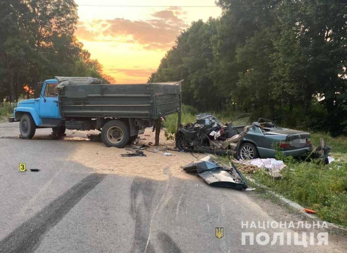 В Винницкой области в ДТП погибли отец и сын 25.07.2021