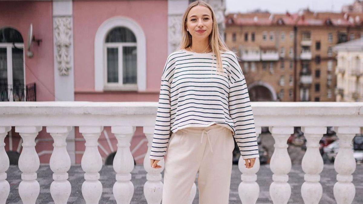 Катерина Реп'яхова через півтора місяця після пологів в бікіні: фото