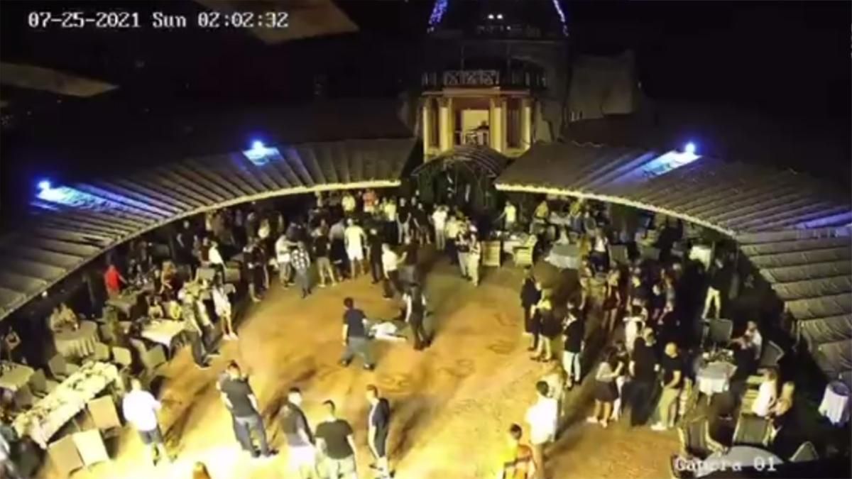 Бійка в  нічному клубі Bartolomeo в Дніпрі: відео 