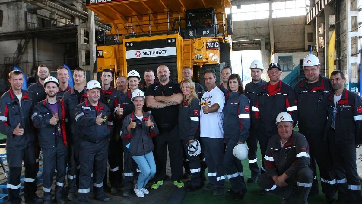 В Кривом Роге установили новый рекорд Украины: самосвал весом почти 300 тонн сдвинули с места В Кривом Роге установили новый рекорд Украины: самосвал весом почти 300 тонн сдвинули с места