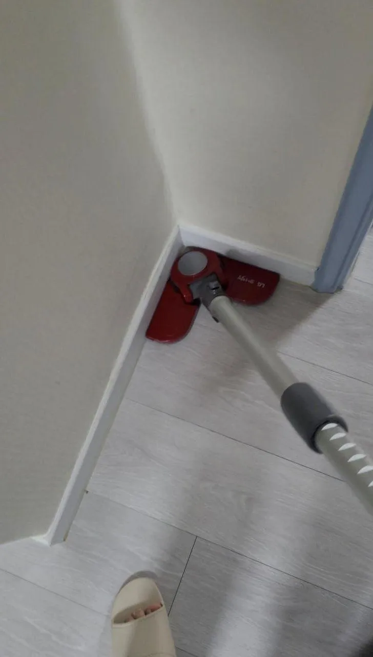 Пылесос, который безупречно вписывается в угол Пылесос, который безупречно вписывается в угол