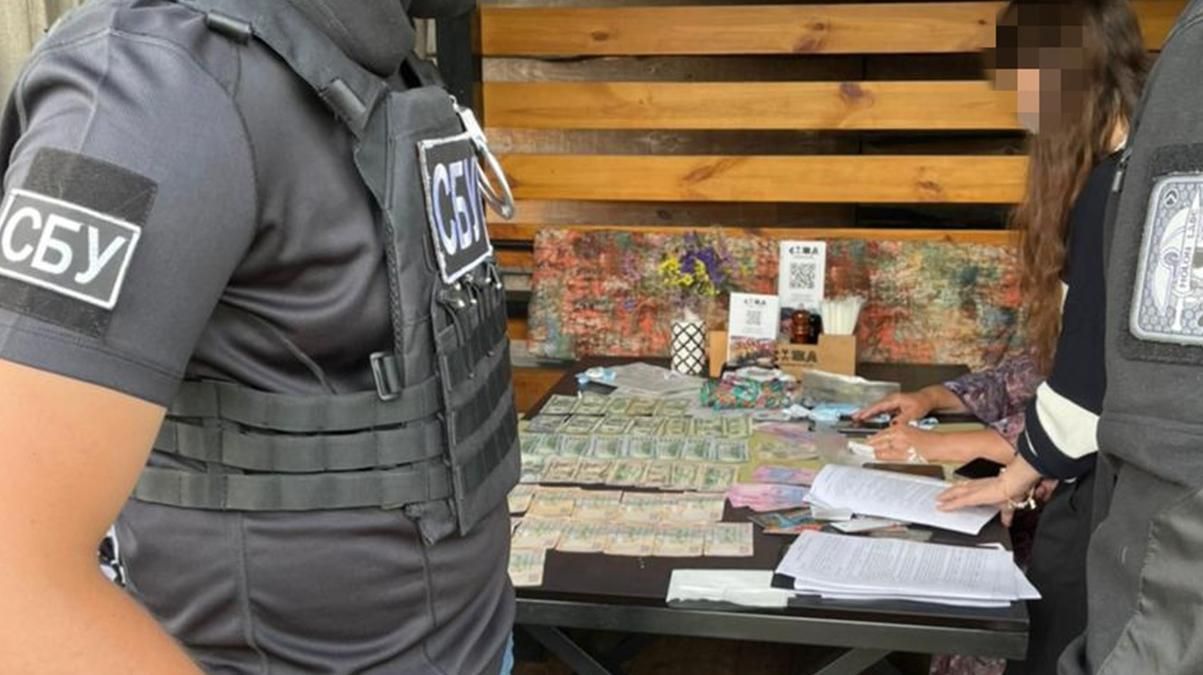 В Киеве СБУ задержала советницу ректора одного из вузов В Киеве СБУ задержала советницу ректора одного из вузов