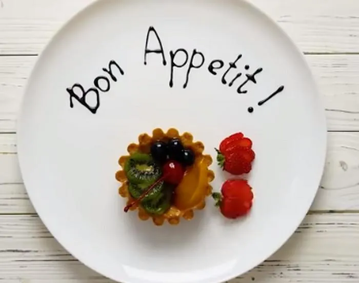 Напис на тарілці Напис на тарілці