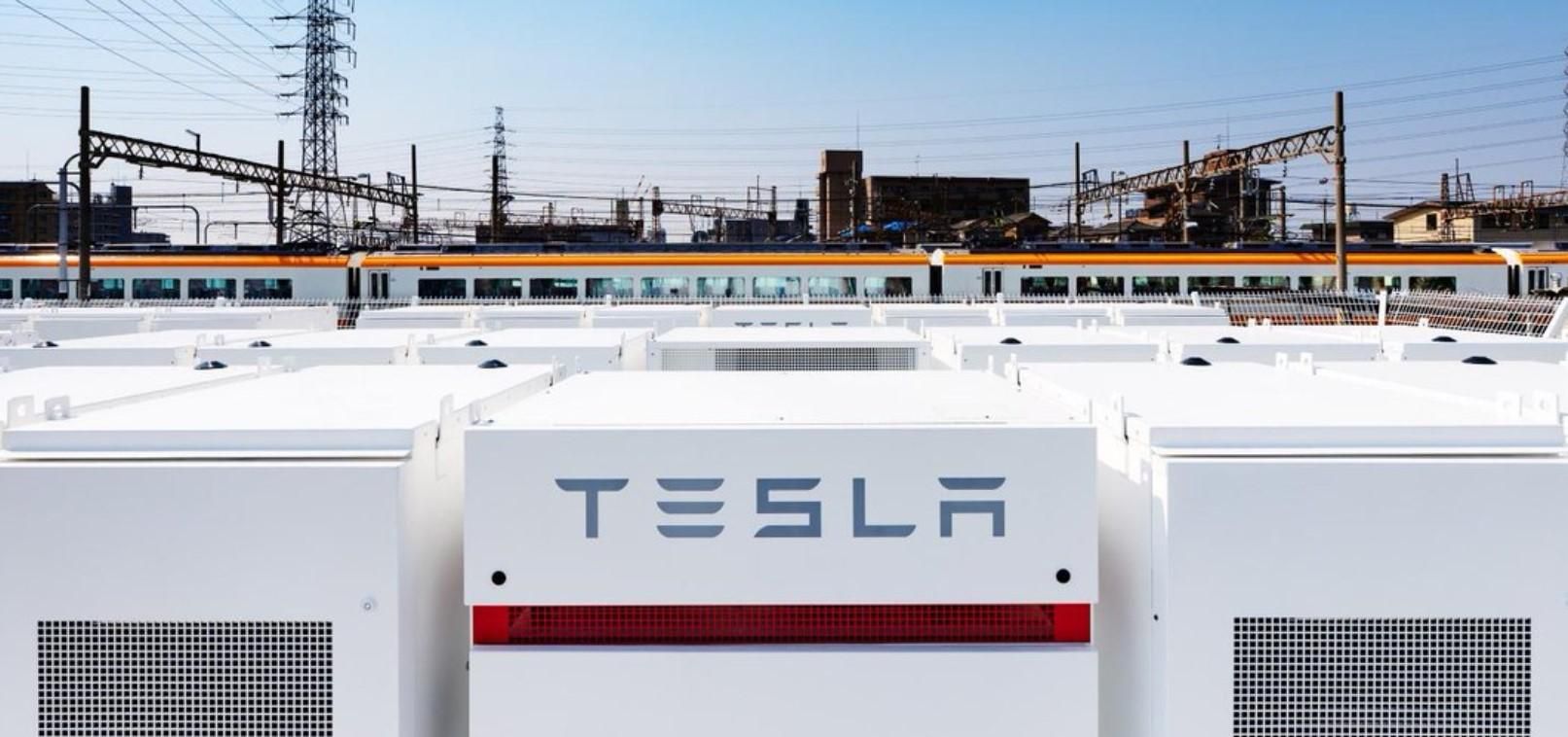 Tesla уязвима к настроениям в соцсетях Tesla уязвима к настроениям в соцсетях