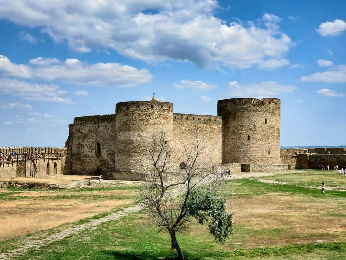 Одна из башен Аккерманской крепости оказалась под угрозой обрушения