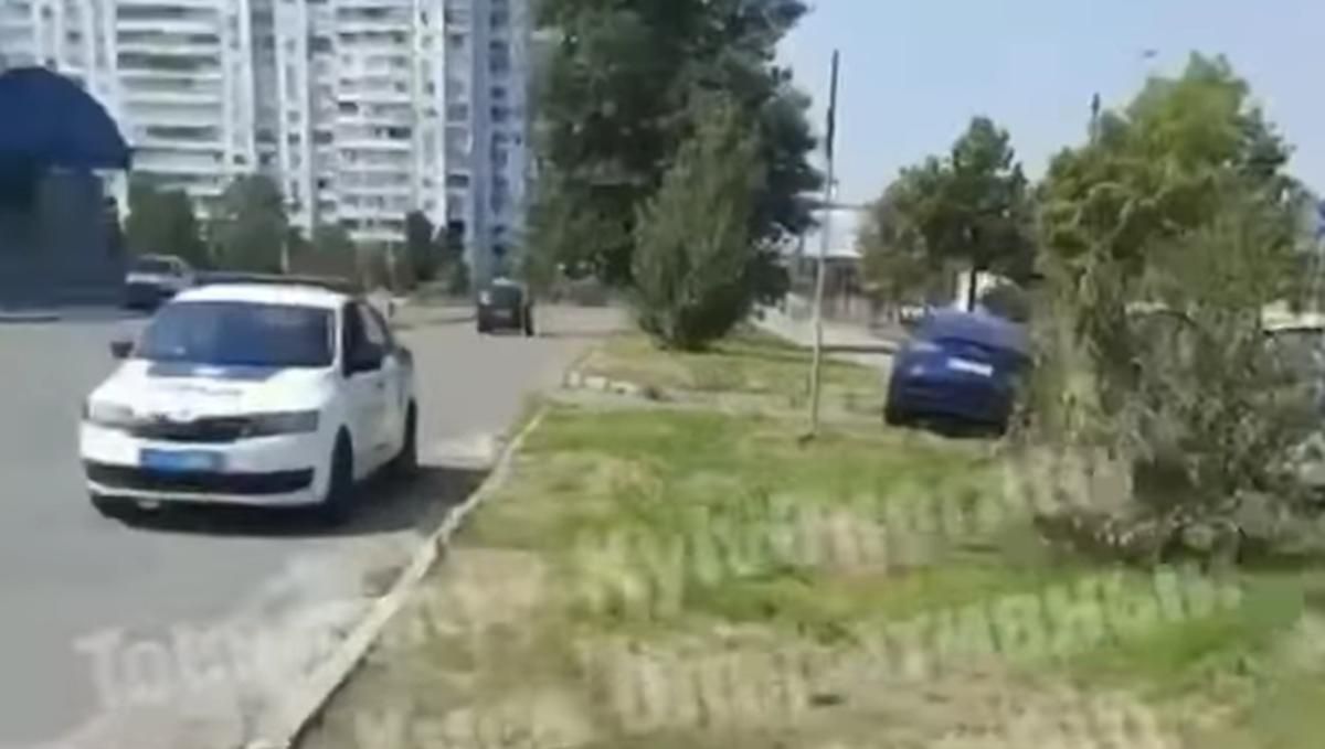 В Киеве Tesla с 9-летним мальчиком за рулем вызвала ДТП