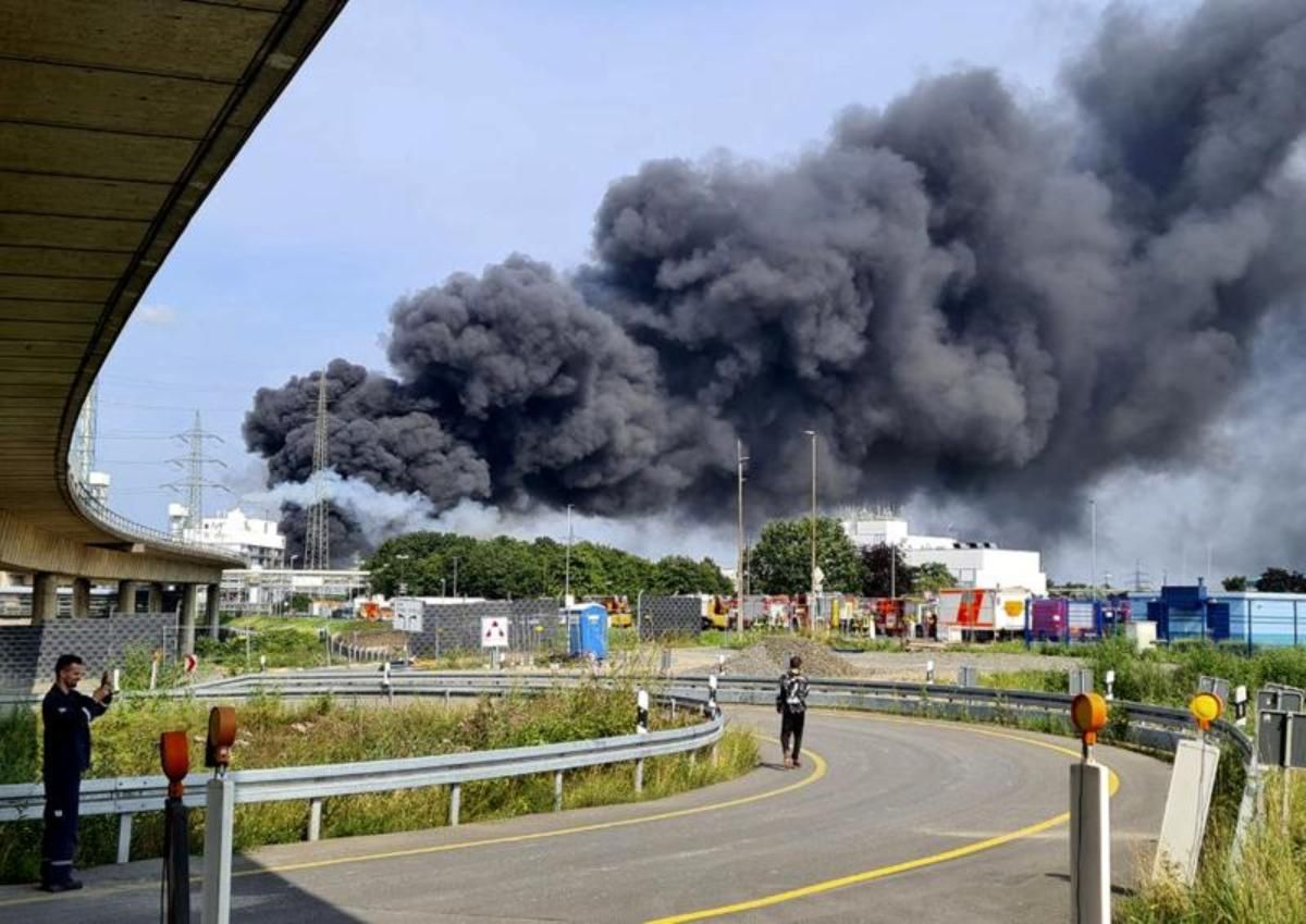 Взрыв на химзаводе в Германии: пострадало 16 человек, 1 погибший