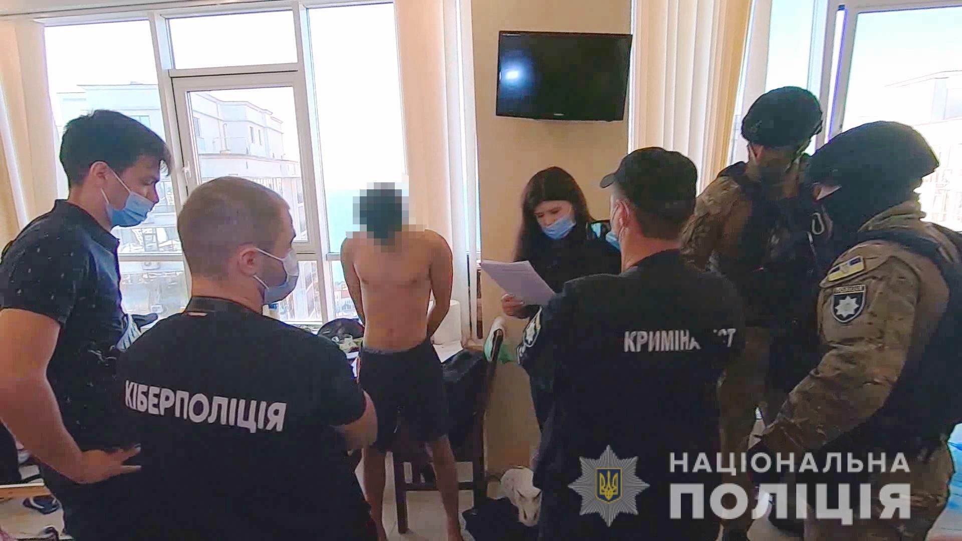 Ошукали людей на мільйони гривень: поліція Одеси викрила магазини