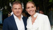 Катя Осадча та Юрій Горбунов полетіли на відпочинок з сином: перші фото з відпустки