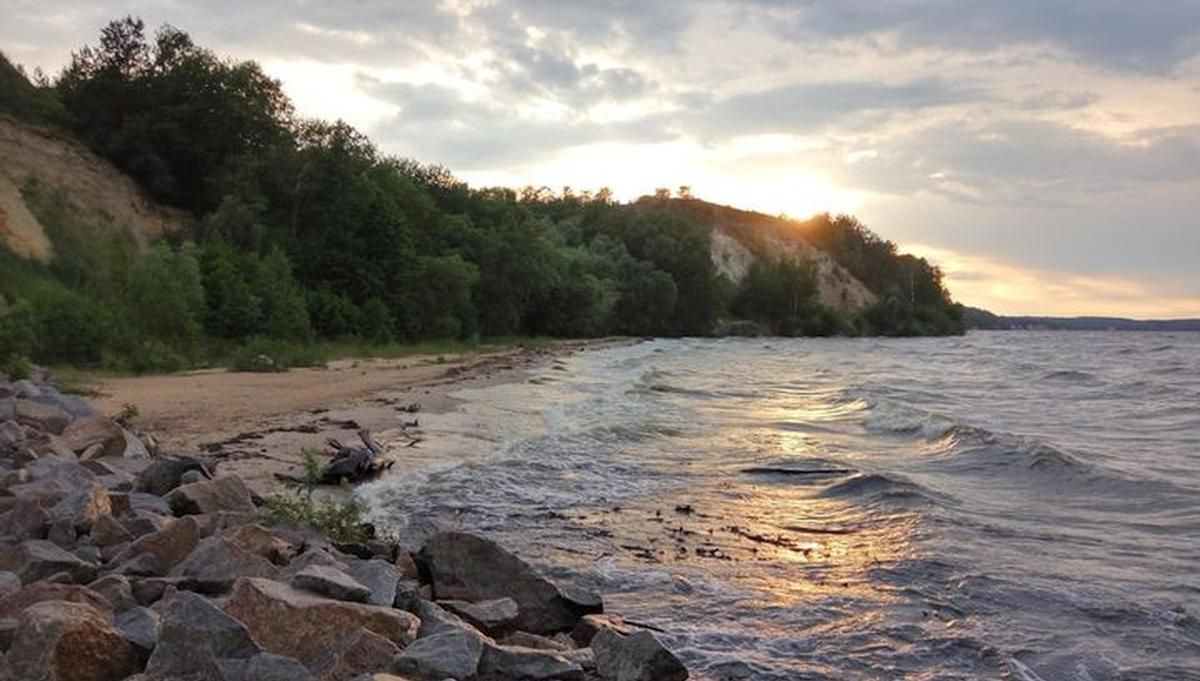 На березі Київського моря сталася масова бійка