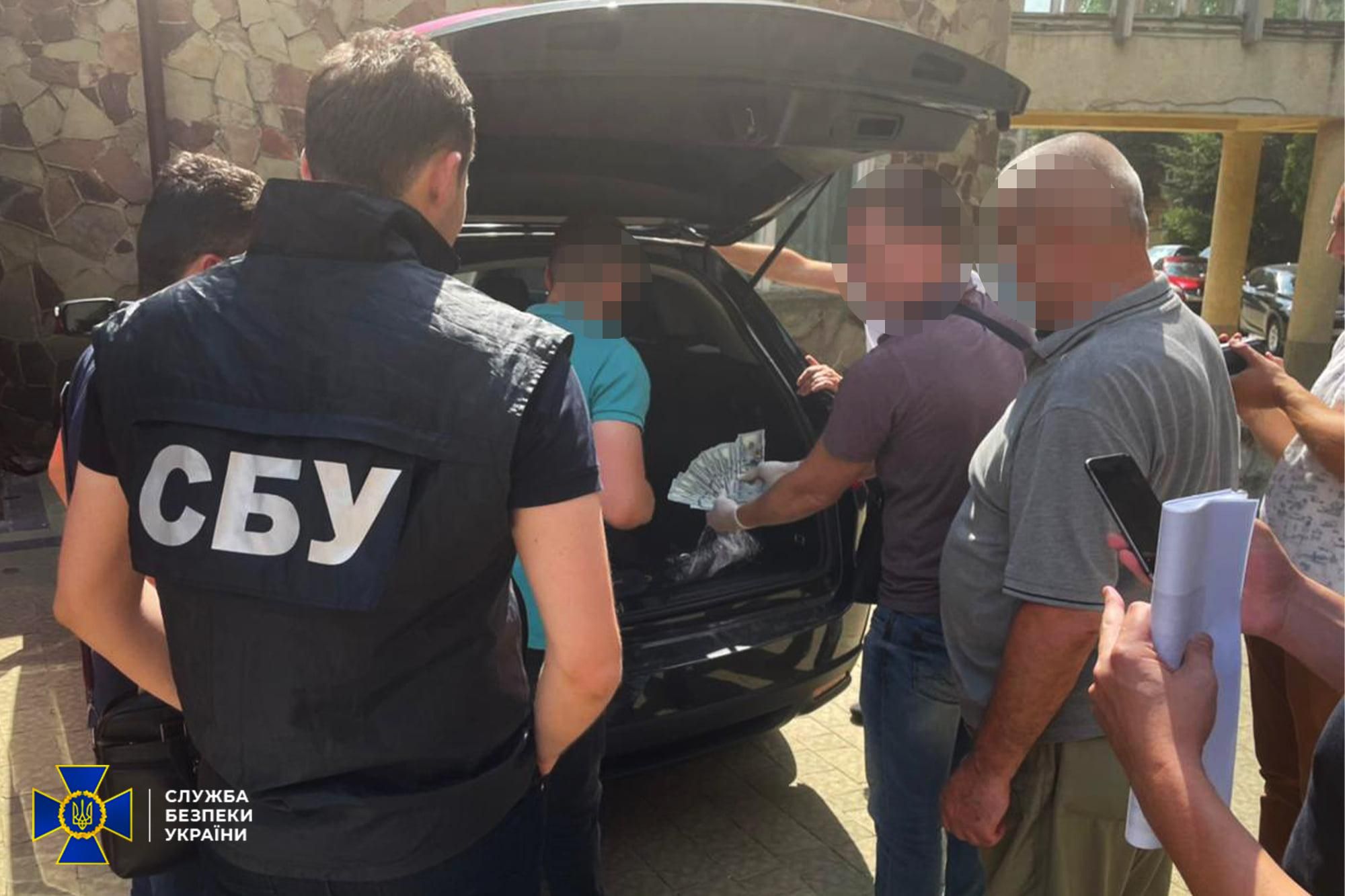 На Львівщині СБУ викрила військовослужбовця, що вимагав хабар за переведення на кращу посаду На Львівщині СБУ викрила військовослужбовця, що вимагав хабар за переведення на кращу посаду