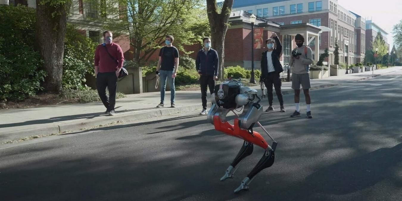 Двоногий робот пробіг п'ять кілометрів на одному заряді за 53 хвилини Двоногий робот пробіг п'ять кілометрів на одному заряді за 53 хвилини