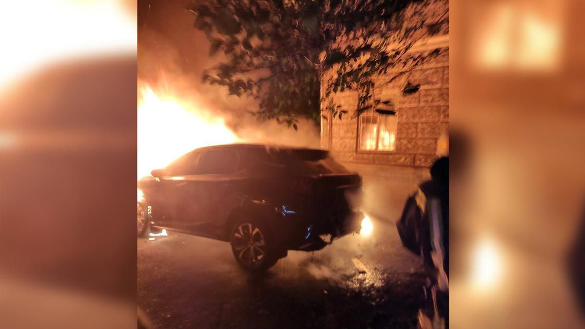 Згорів Lexus на Дніпропетровщині: скільки він коштував – фото Згорів Lexus на Дніпропетровщині: скільки він коштував – фото
