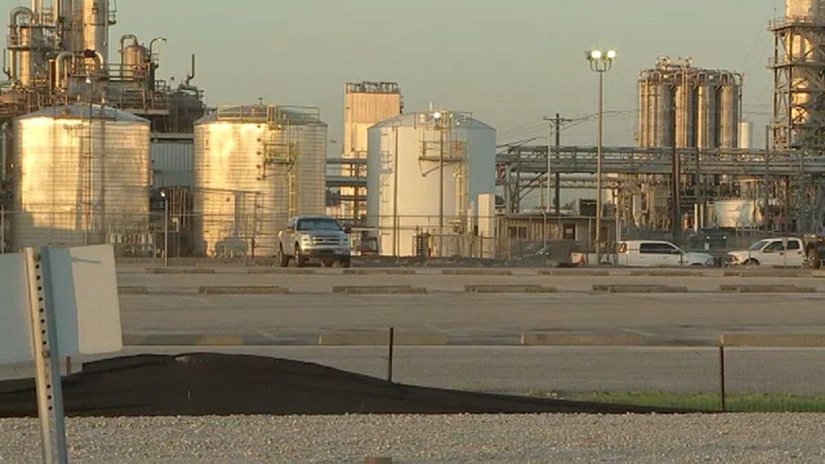 Витік на хімзаводі в США: понад 30 постраждалих, є загиблі Витік на хімзаводі в США: понад 30 постраждалих, є загиблі