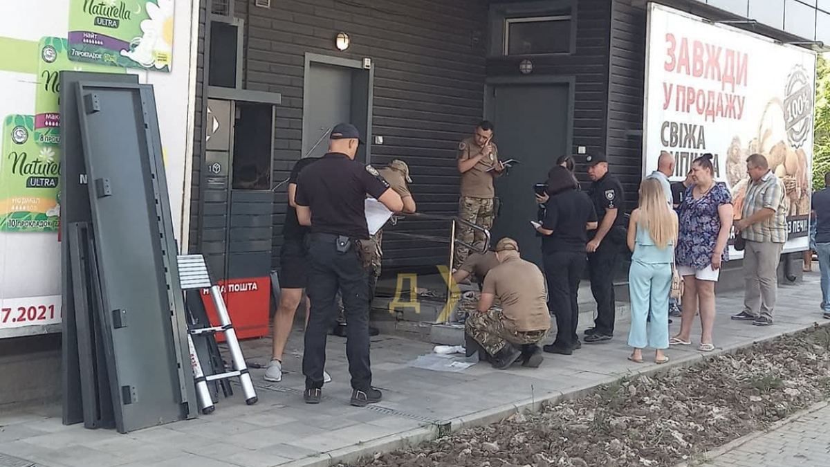 Вибухнули поштомати Нової пошти в Києві та Одесі: фото Вибухнули поштомати Нової пошти в Києві та Одесі: фото