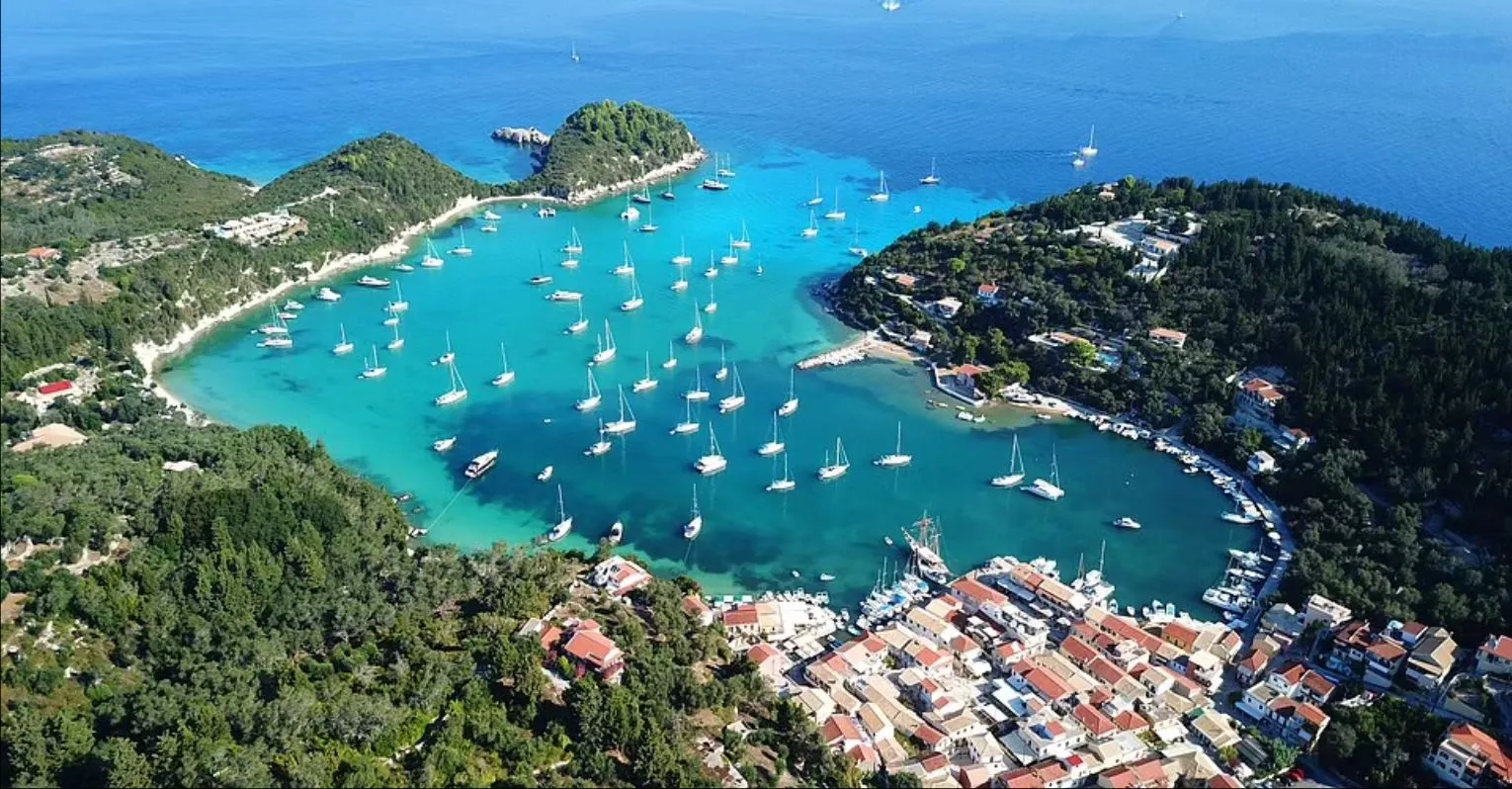 вид на Паксос вид на Паксос